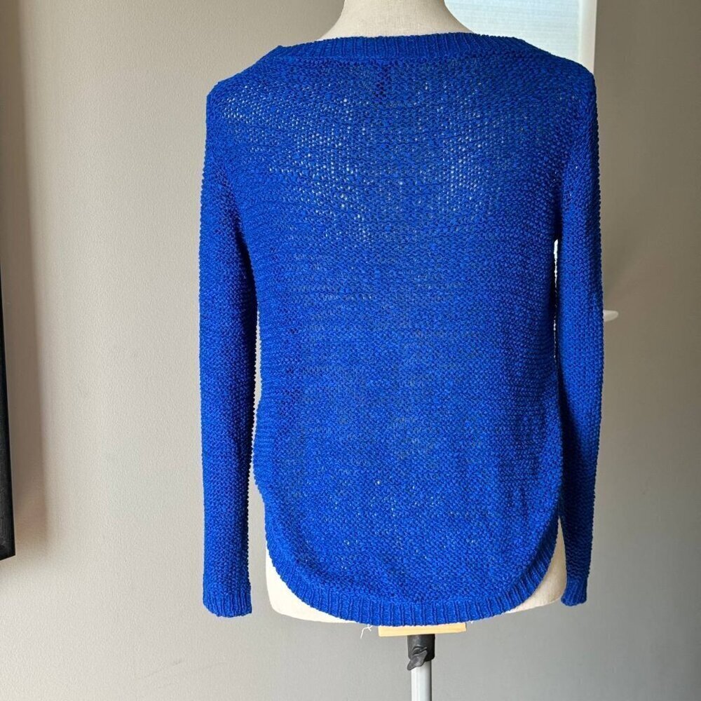 ๐ H&M Light Knit Womenโs Sweater in Gorgeous Royal Blue Color - Size 4๐ - Picture 8 of 8